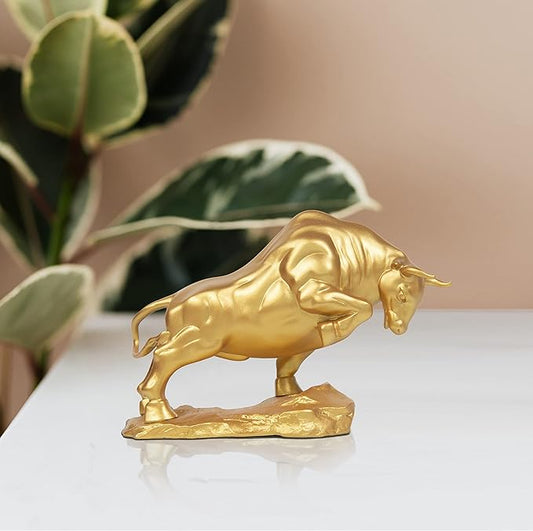 Wall Street Bull Collectible for Office Desk Feng Shui - Pure Copper, Handicraft Forge Ahead Wall Street Bull Sculpture Business Gift (Medium L10, Gold)